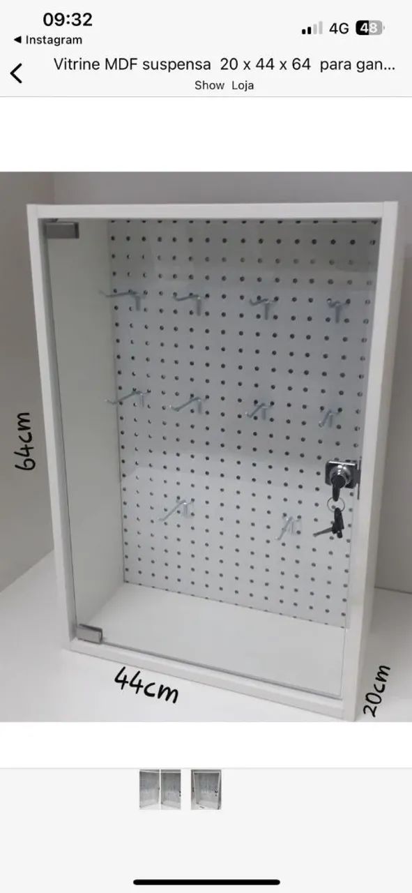 Vitrine Expositor MDF Suspenso 20x44x64cm  com fundo eucatex  com ganchos 