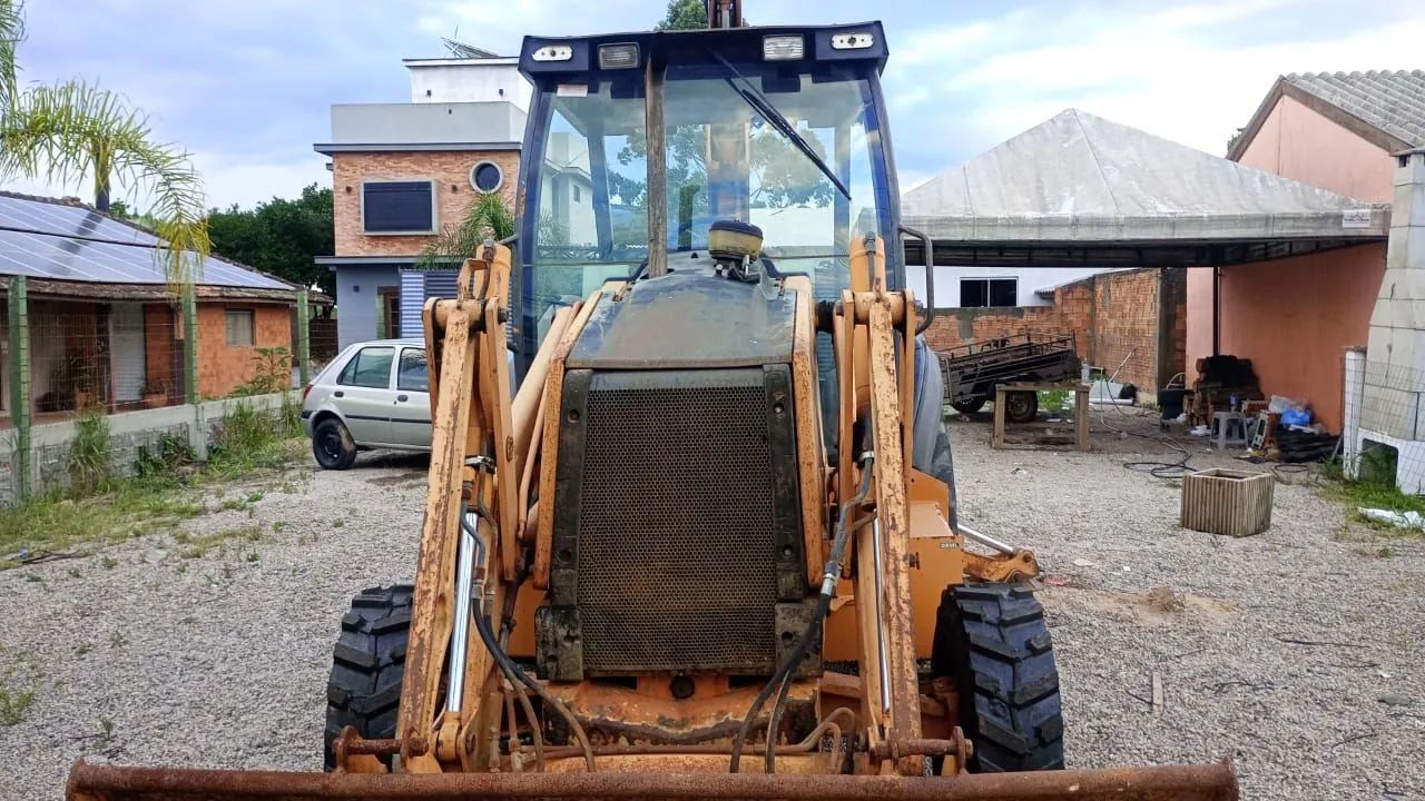 Retroescavadeira 580M - Foto 2