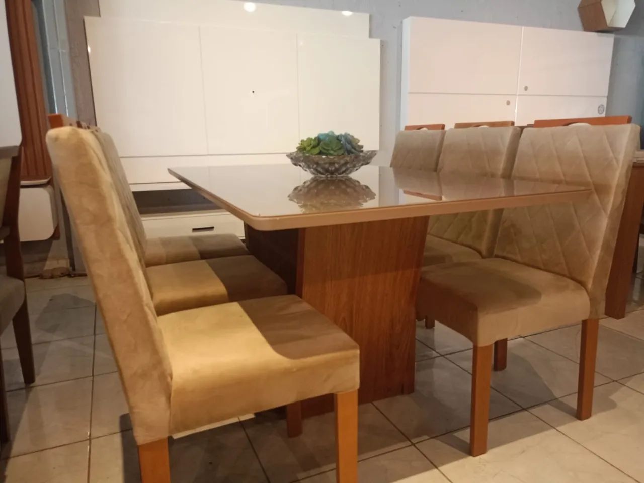 Mesa de Jantar Elegante com Cadeiras Estofadas - Foto 2