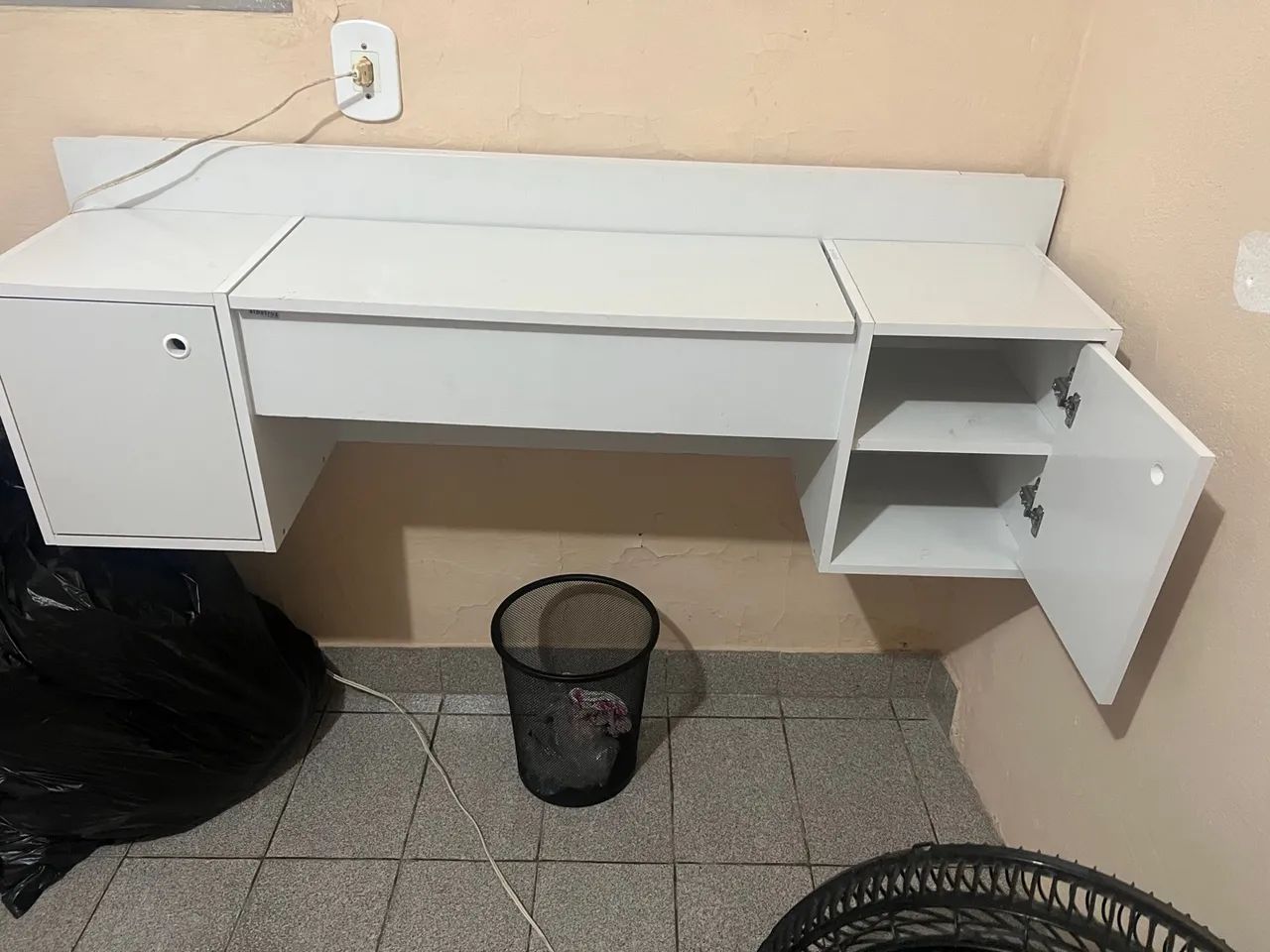 Penteadeira branca com espelho e Portas - Foto 3