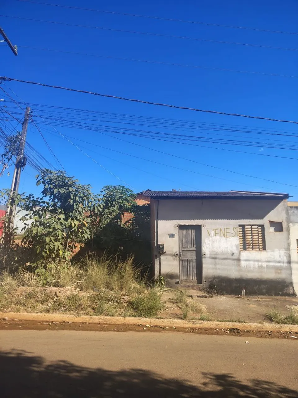 Vendo 2 casas com o preço de uma, em avenida da cidade Jardim