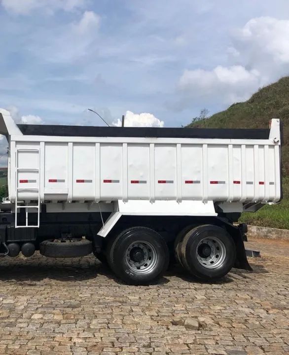 vw 19320 6x2 2011  caçamba - Foto 9