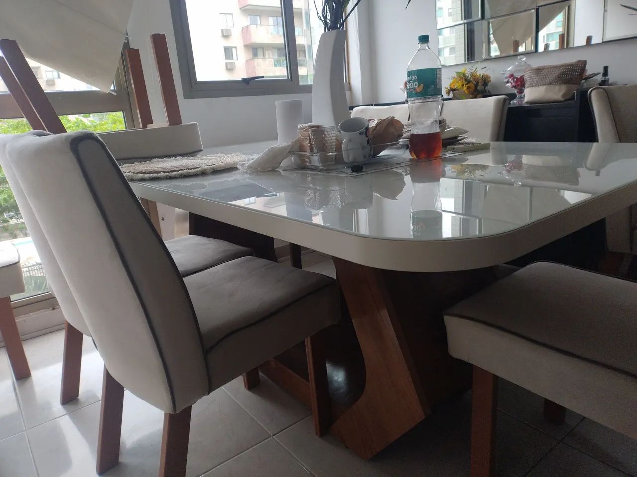 VENDO MESA DE JANTAR 8 CADEIRAS NELHOR QUALIDADE 
