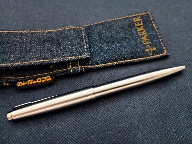 Caneta Parker em aço funcionando - Com estojo jeans Staroup - Foto 4