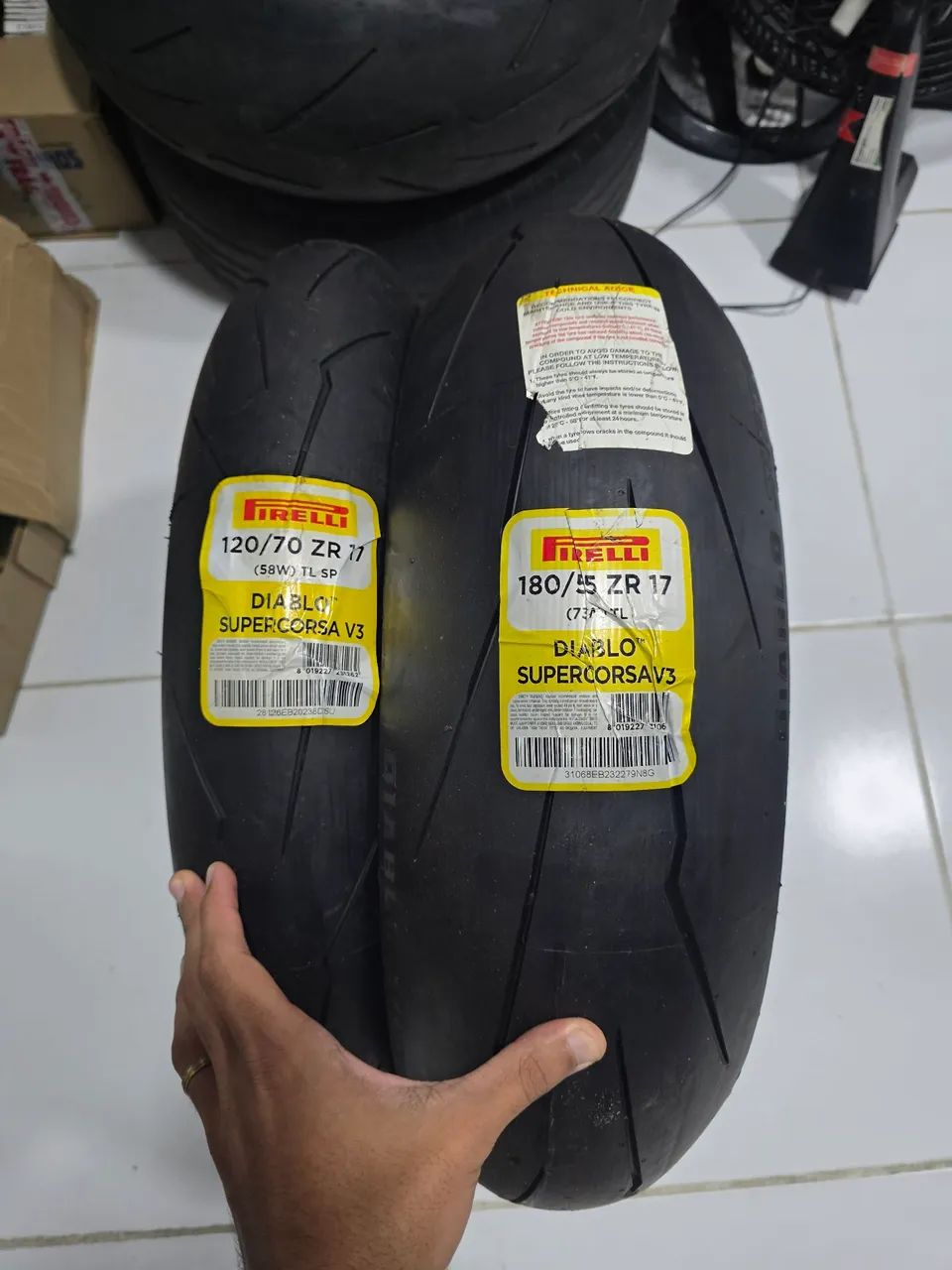 Pneus Pirelli Diablo Supercorsa V3 - 120/70 ZR17 e 180/55 ZR17 - Foto 3