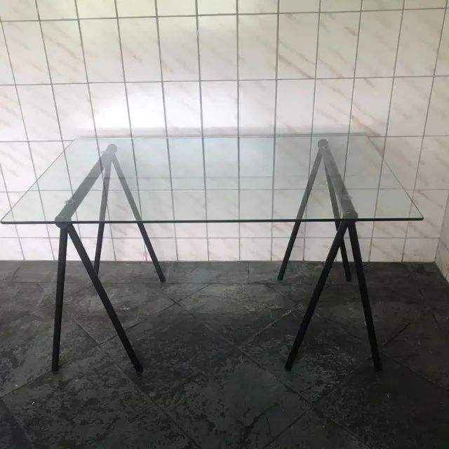 Tret Mesa com tampo de vidro 