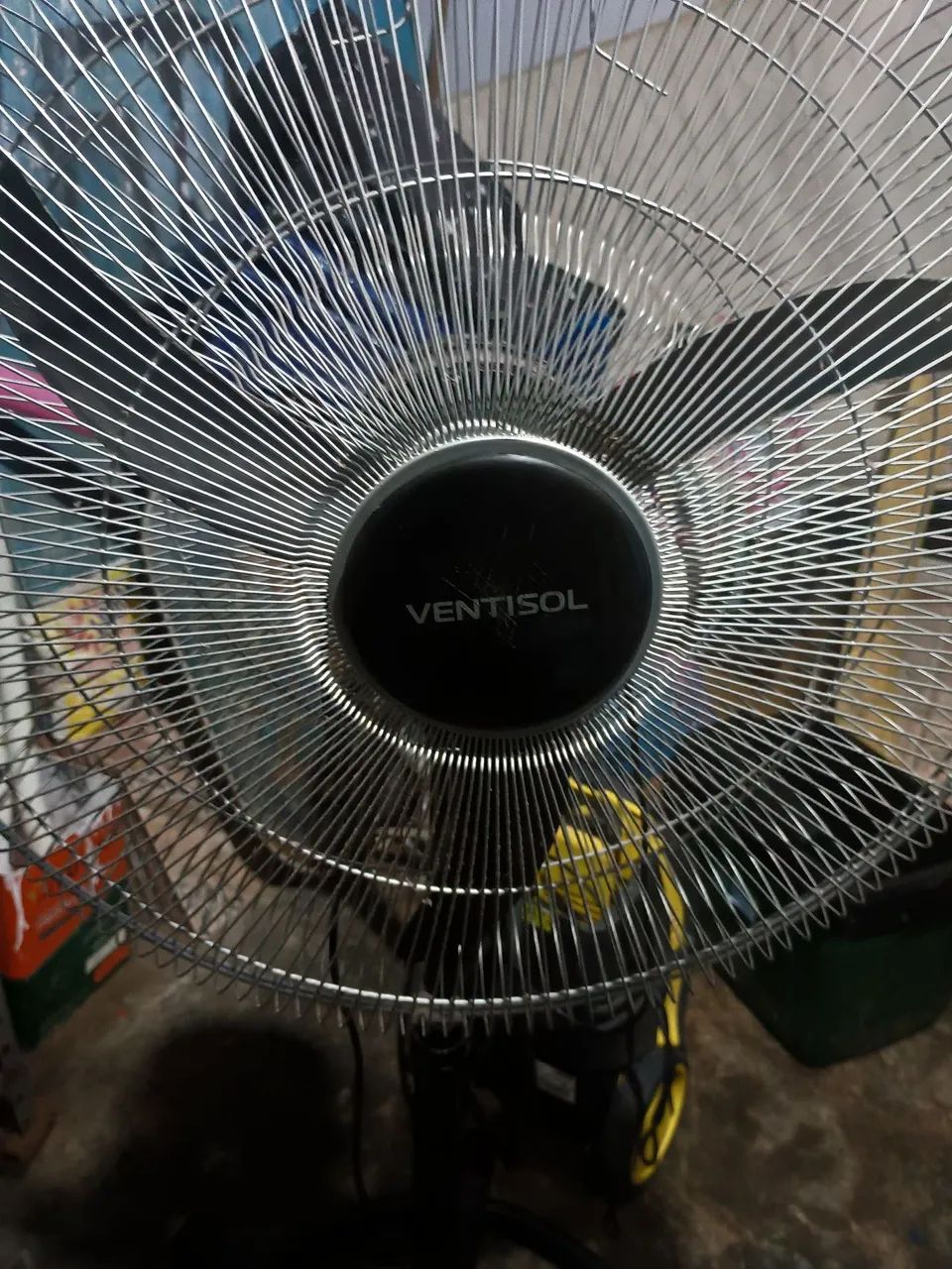 Vendo ventilado ventisol em bom estado, funcionando perfeitamente,, motor novo 220v  - Foto 3