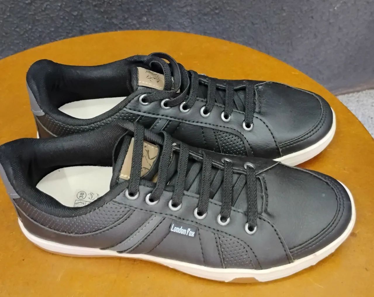 Sapatênis semi novo número 38 - Foto 2