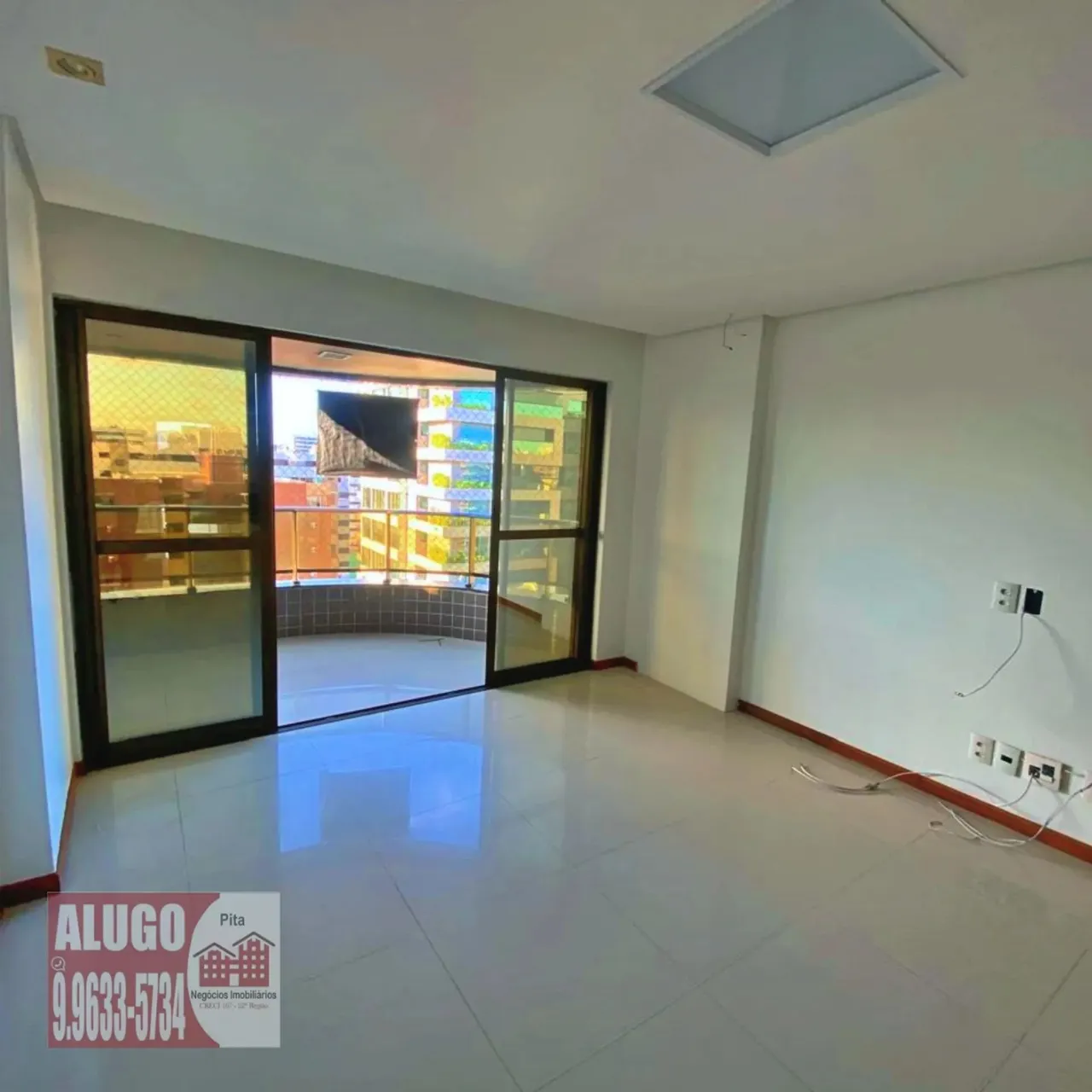 Imóvel para aluguel possui 170 metros quadrados com 5 quartos em Ponta Verde - Maceió - AL
