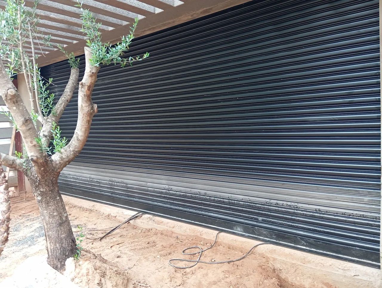 Instalação de Portas de Enrolar Automáticas  - Foto 3