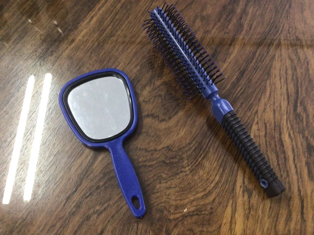 Kit de Beleza: Escova e Espelho