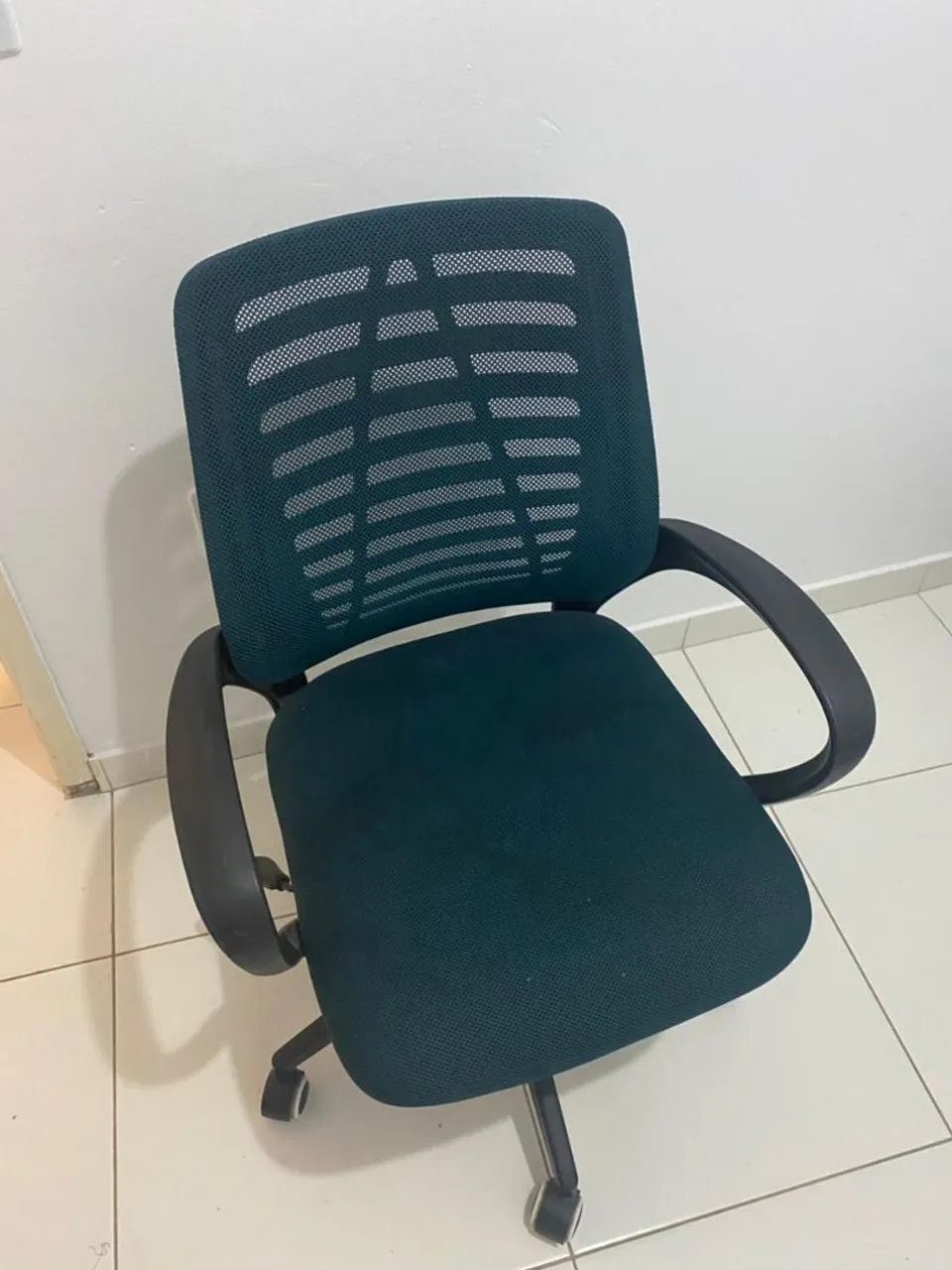 Cadeira de Escritório Giratória com Rodinhas