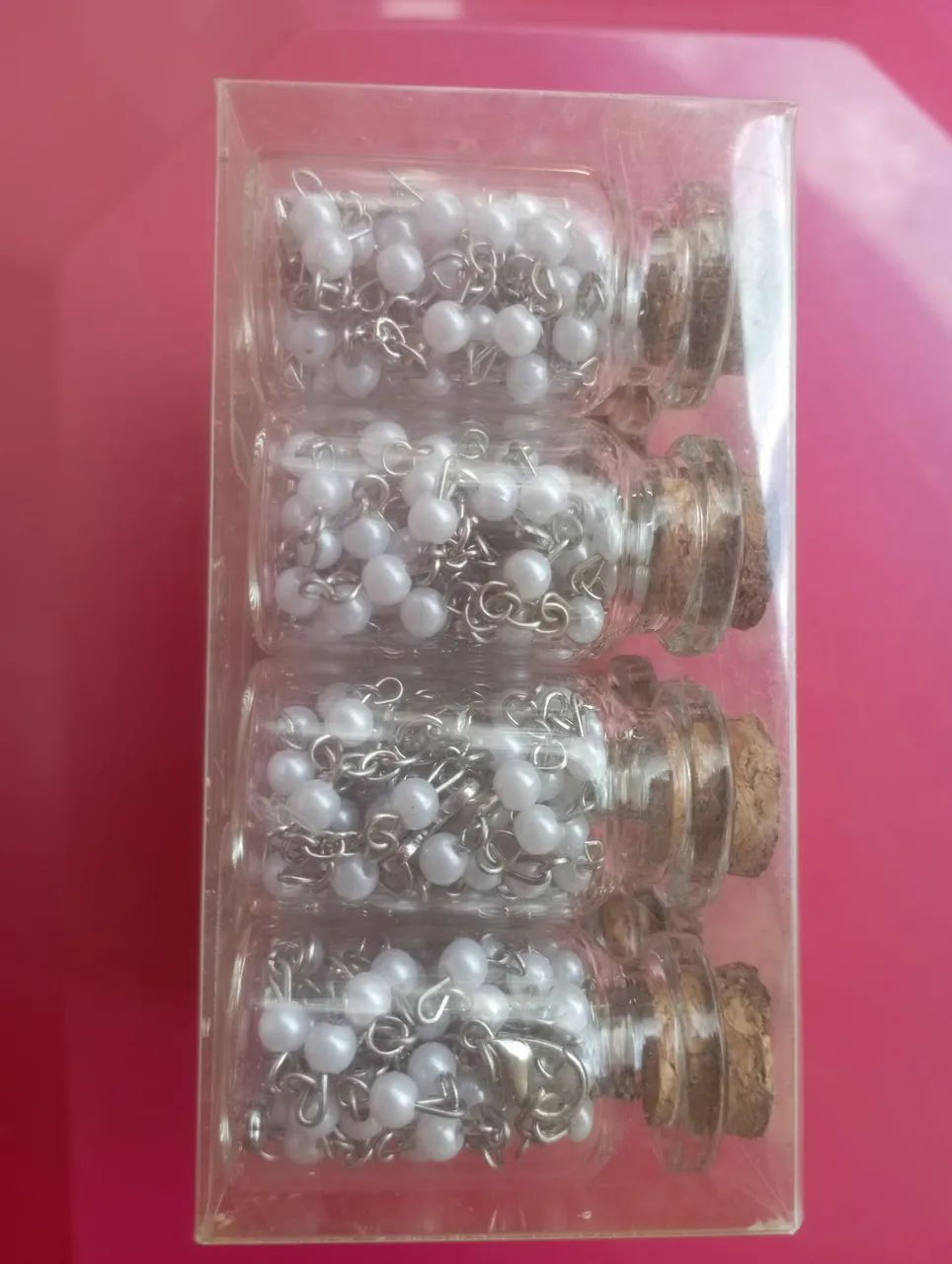 Mini terço missanga branco pote vidro 