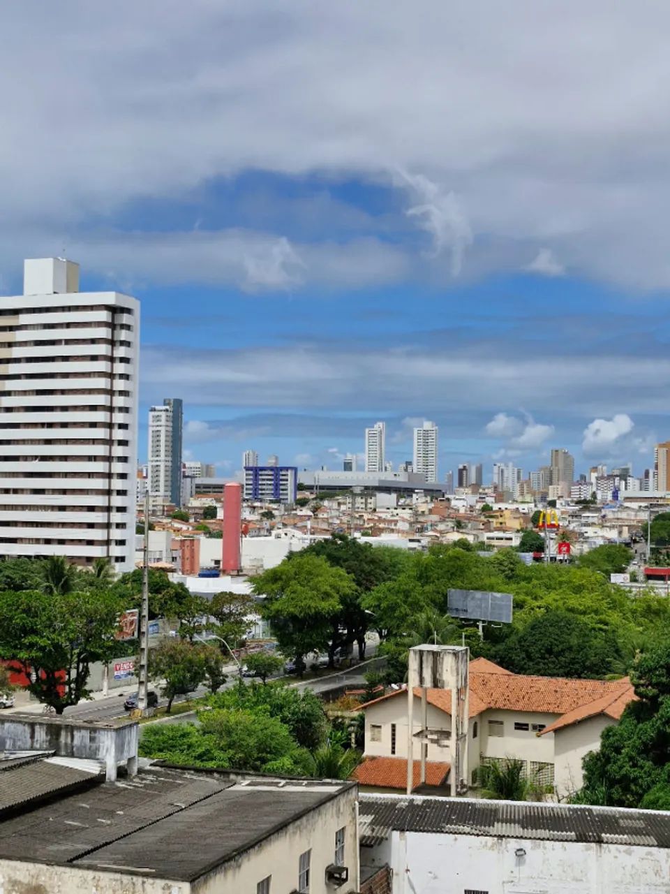 VENDO APARTAMENTO NO EDIFÍCIO CIBAUMA. 100M². R$ 267 MIL. - Foto 3