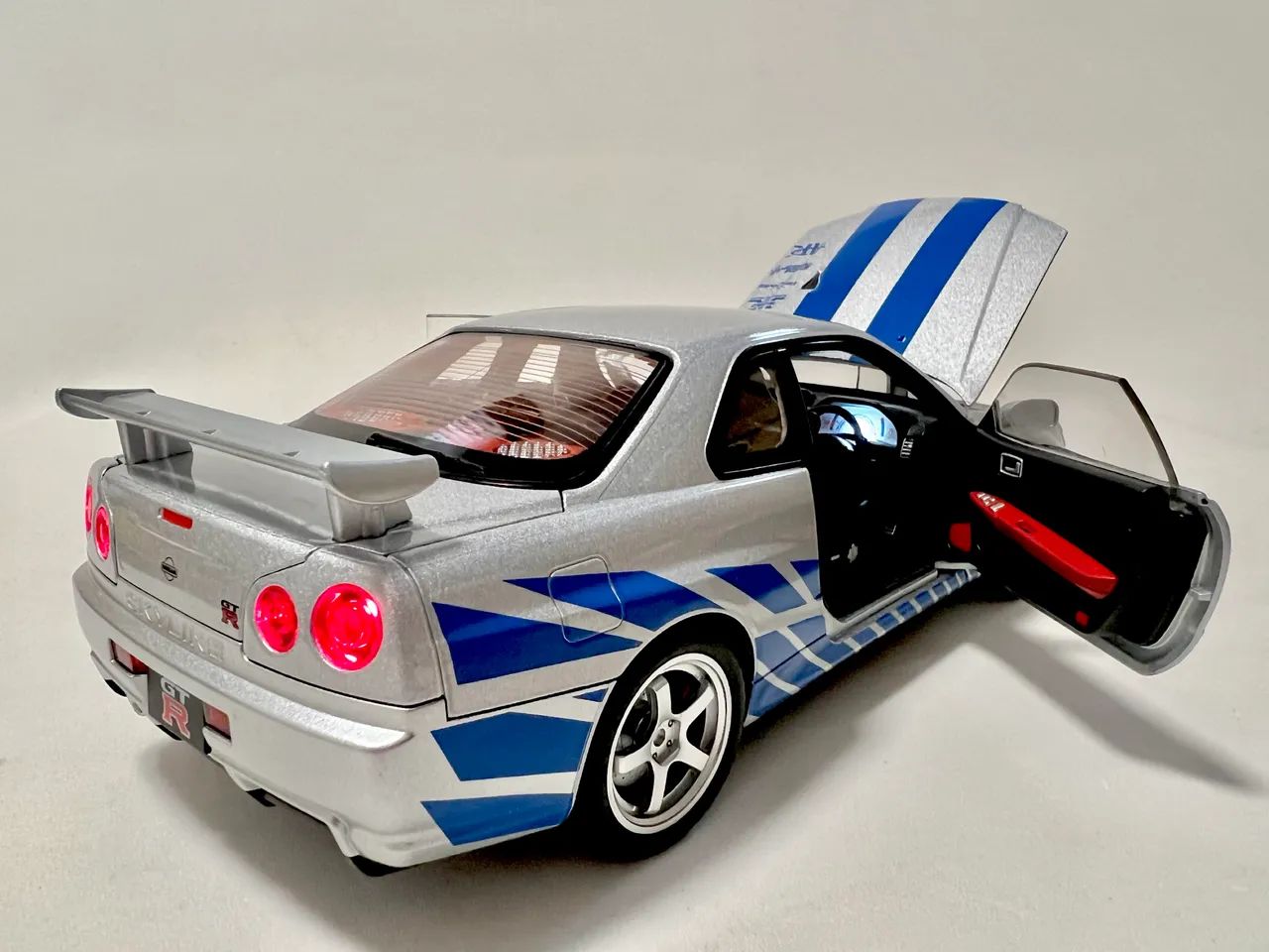 Miniatura Nissan Skyline GT-R Fast & Furious Escala 1:18 - Hobbies