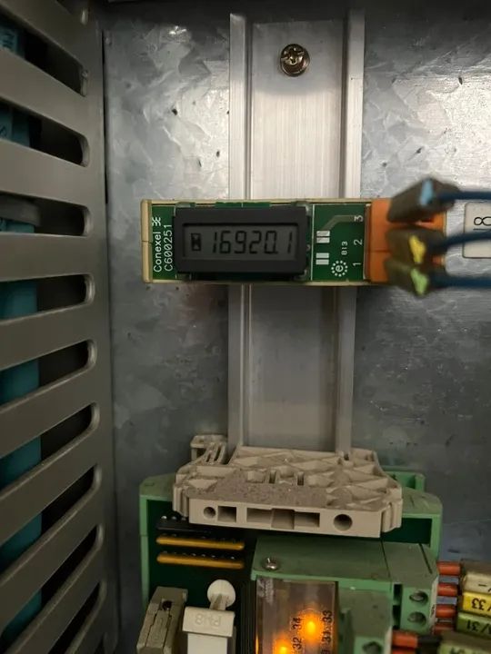 CENTRO DE USINAGEM VERTICAL ROMI - COM 4º EIXO - Foto 6