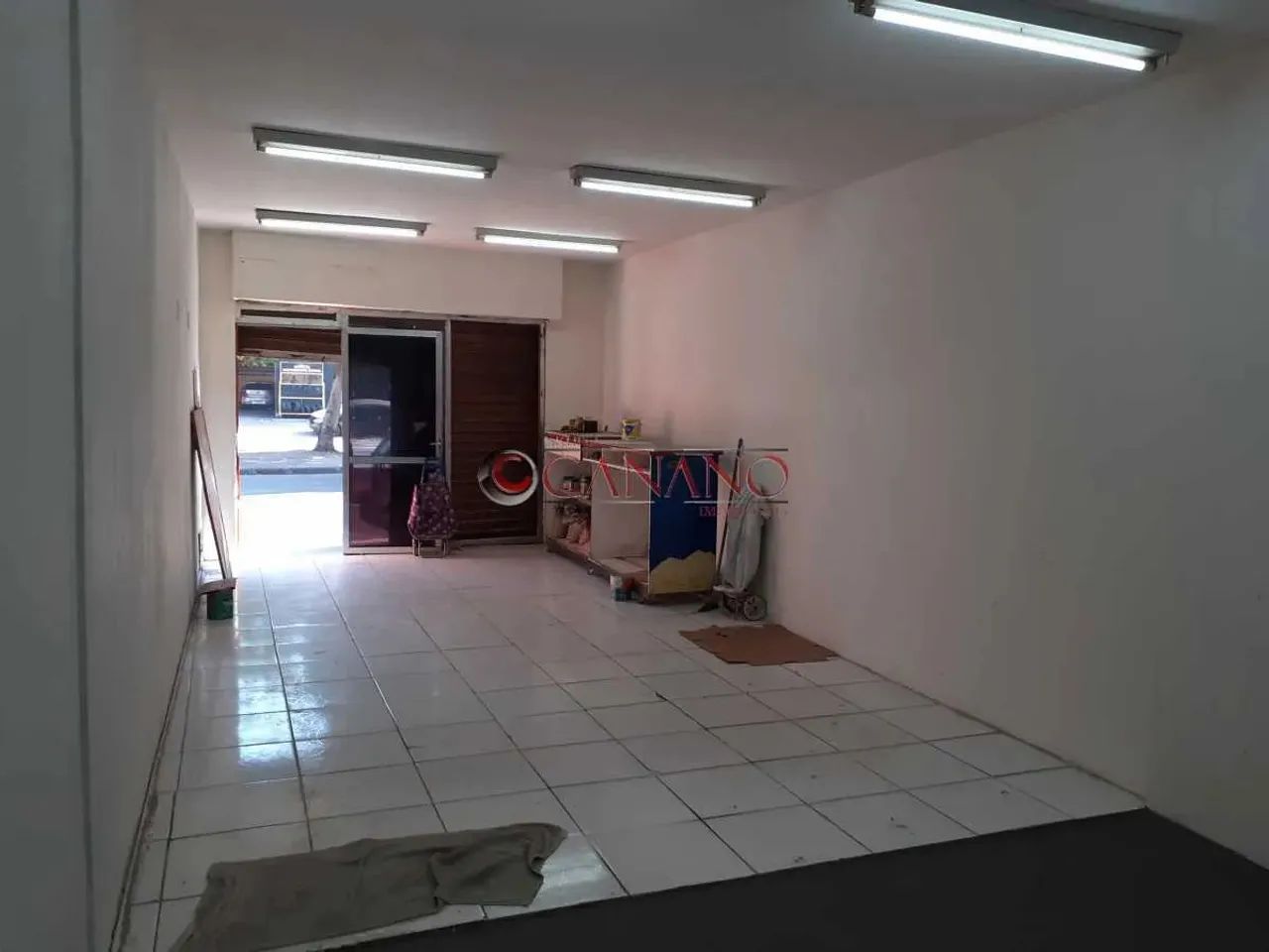 Loja - / Comercial / Abolição