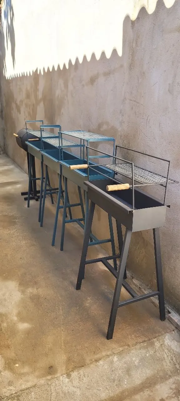 Churrasqueira de Metal Sob Medida - Perfeita para seu Espaço Gourmet!