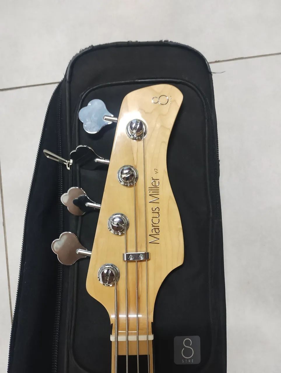 Contra baixo  Sire V7 4 cordas 64728252677890121