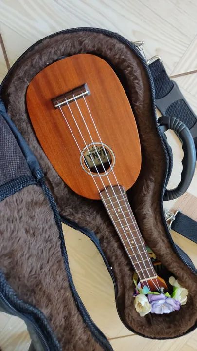 Violão ukulele soprano Ohana pineaple 