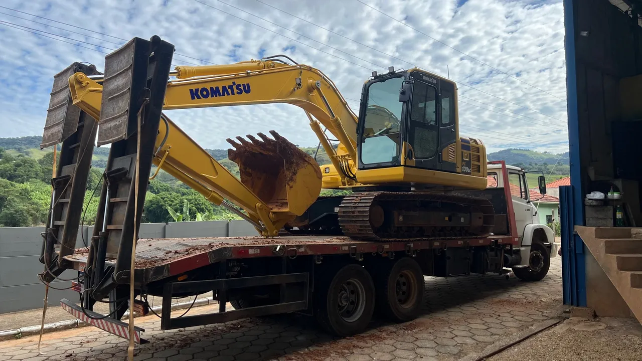 Escavadeira Komatsu