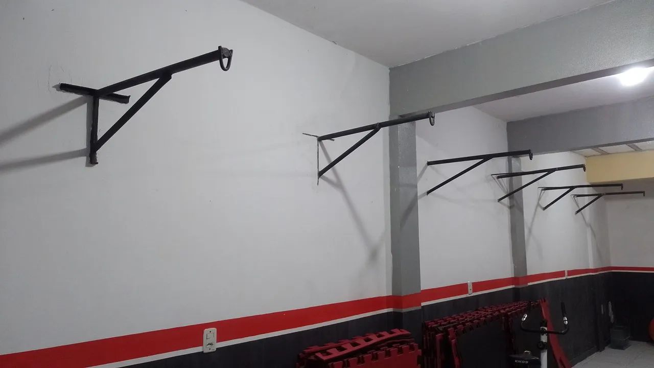 Suporte e Sacos de MuayThai em perfeito estado. 