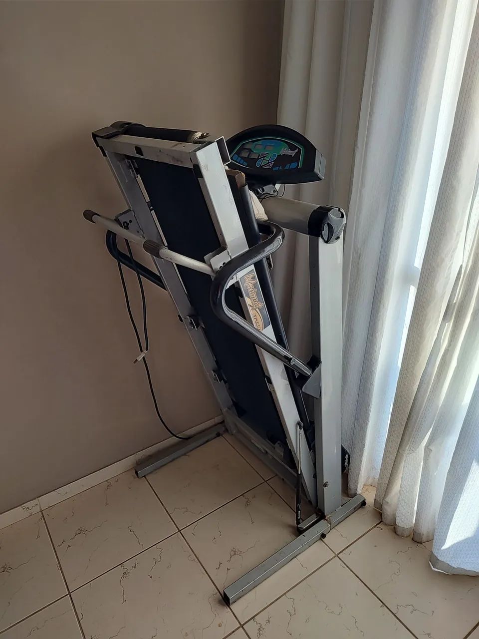 LT-140 Treadmill