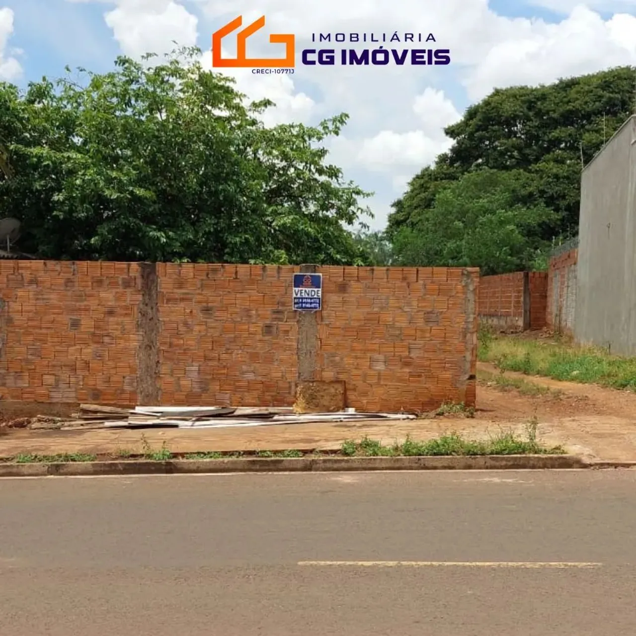 Terreno á venda no asfalto e esgoto no Costa verde em Campo Grande - MS
