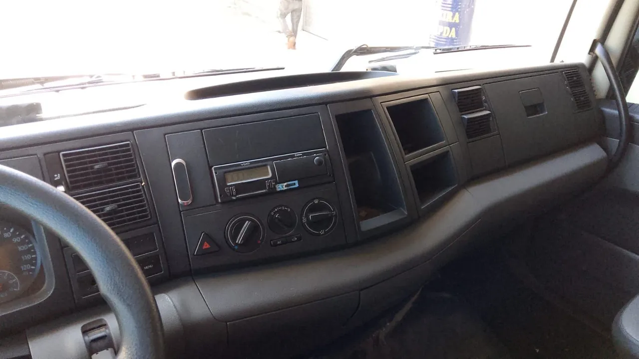 Caminhão 24-260