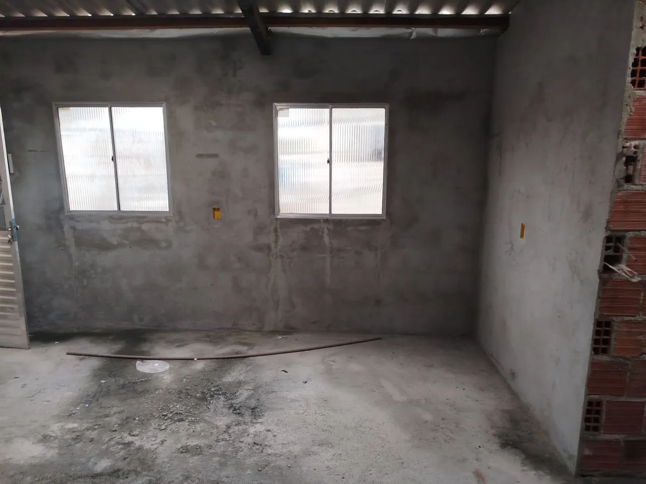 Vendo uma casa próximo da paróquia do barro