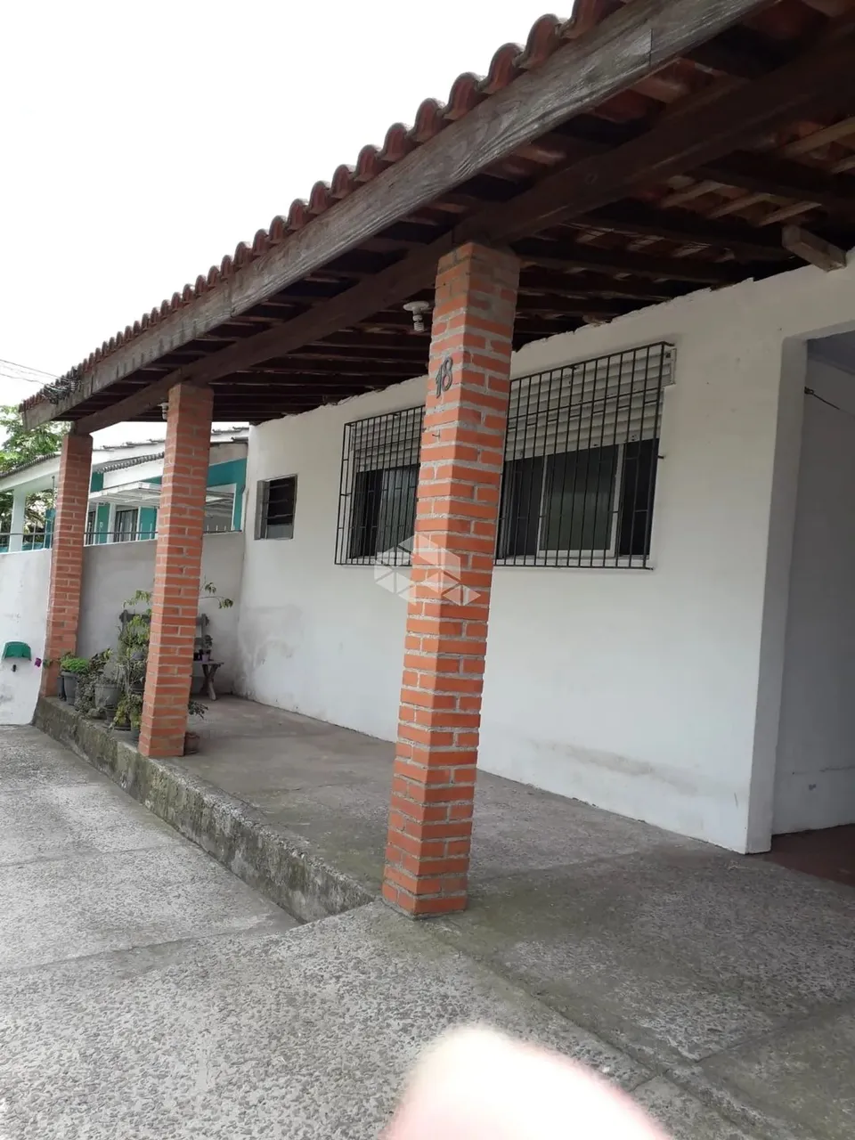 Casa á venda no bairro Nova Santa Marta, com 03 quartos e uma suíte em Santa Maria, RS.