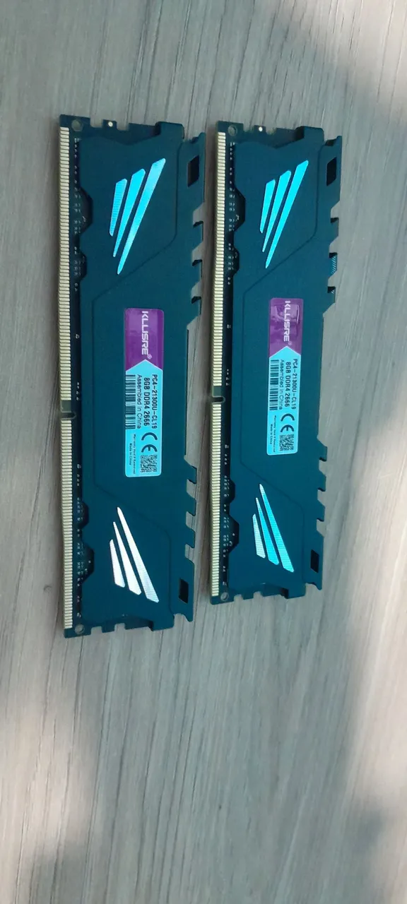2 pentes de memoria ram 8gb ddr4