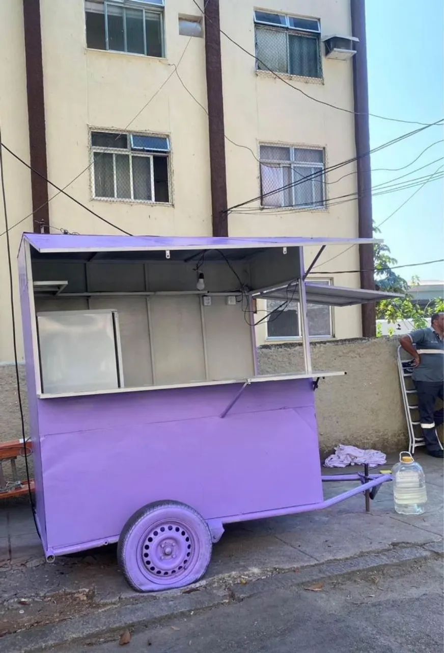 Treiler para trabalho em ótimo estado com rodas e espaço para geladeira e freezer deitado  - Foto 2