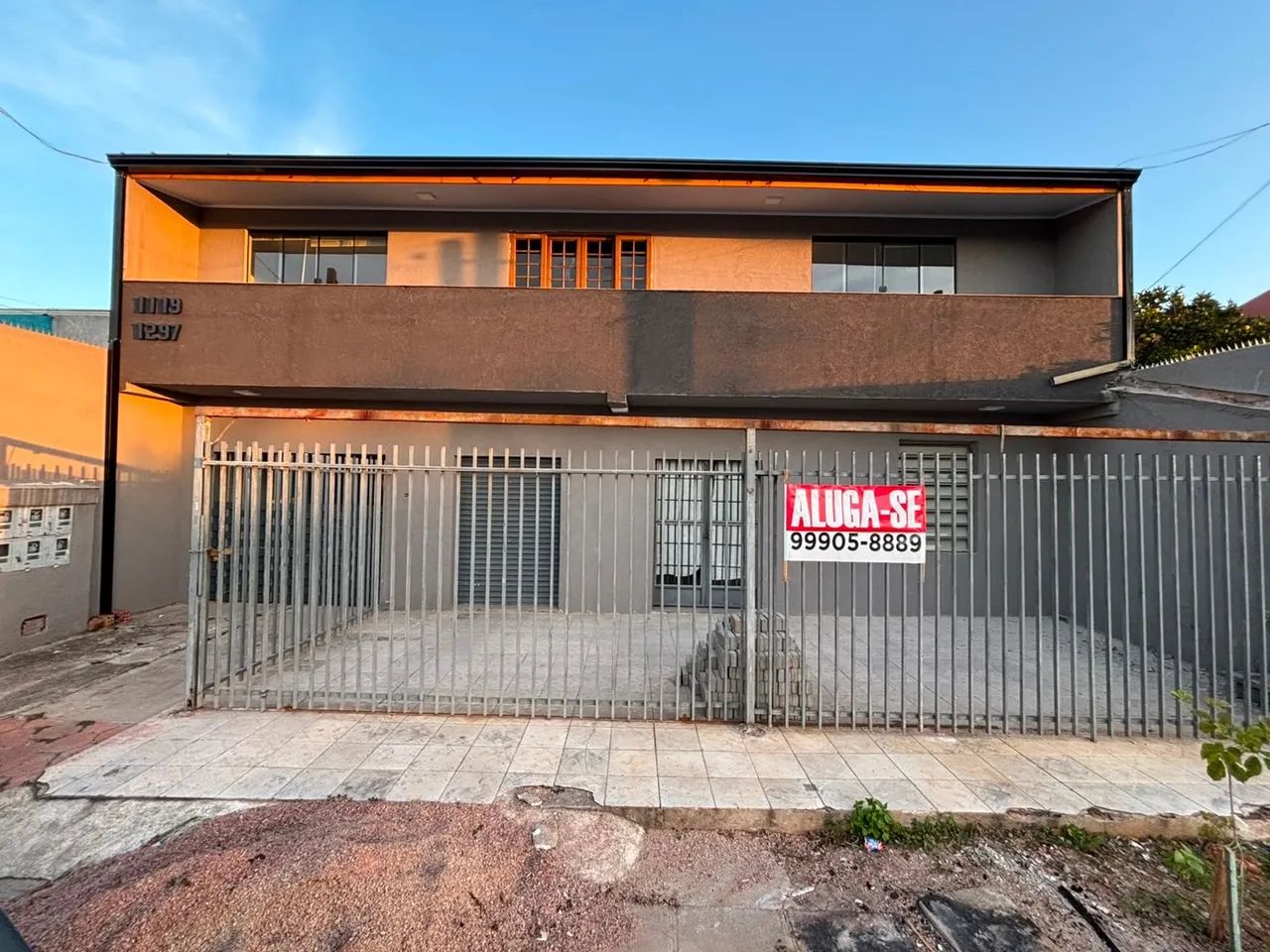 Alugo casas com 1 e 2 quartos