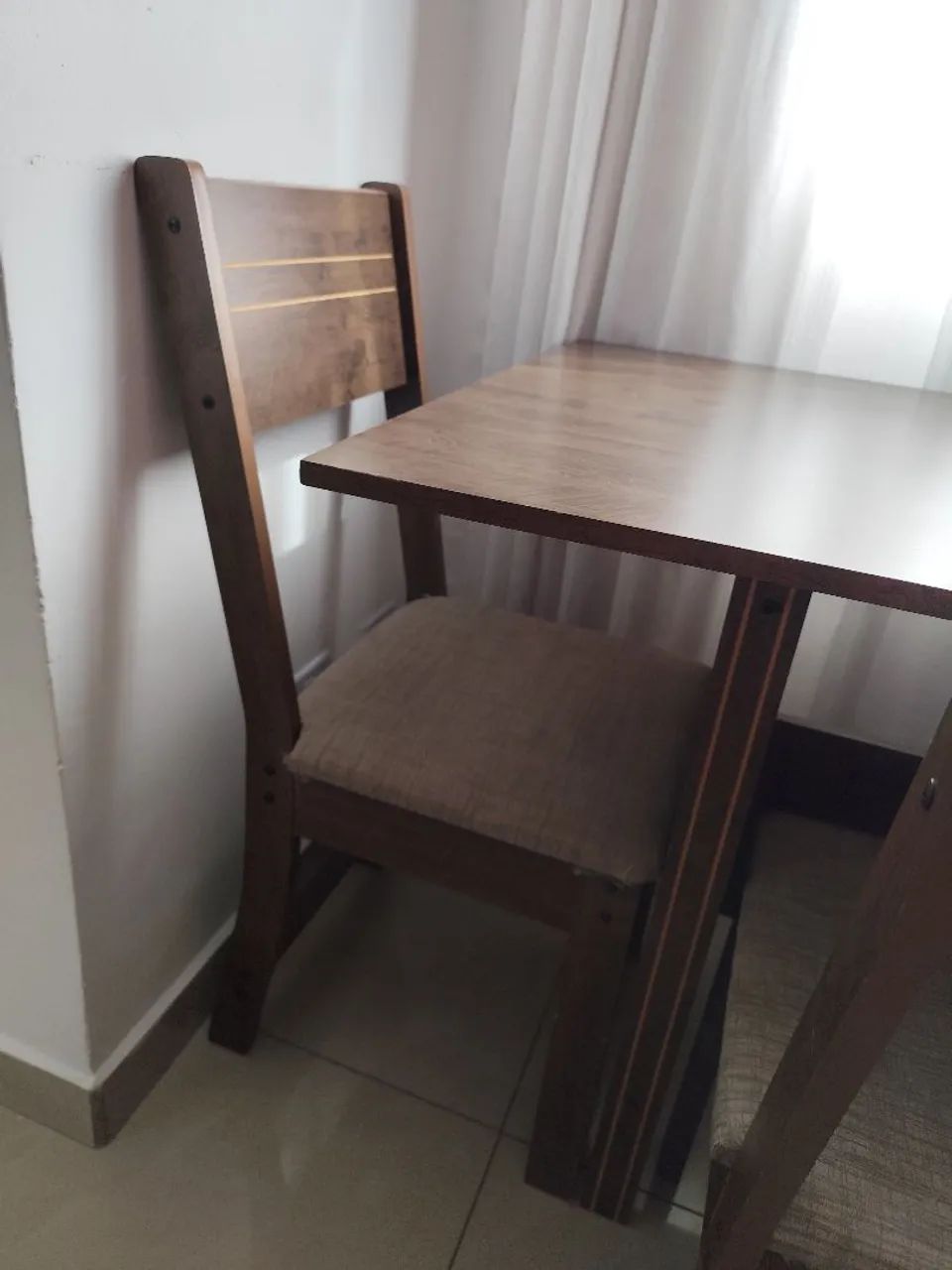 Mesa com 3 cadeiras. - Foto 4