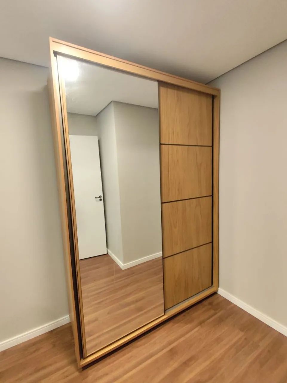 Guarda roupa Usado todo MDF 