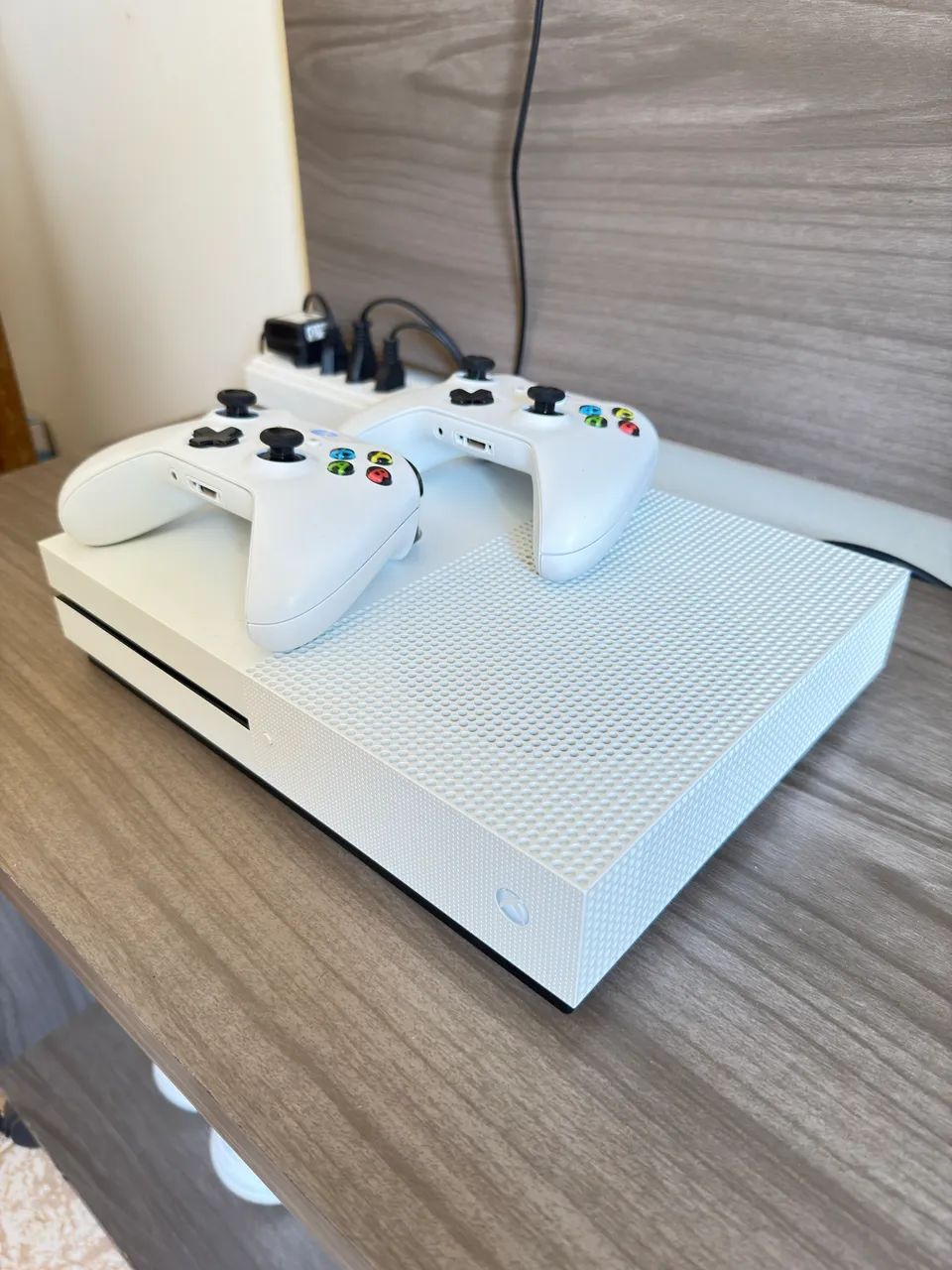 Xbox One S de 1 TB - Foto 2
