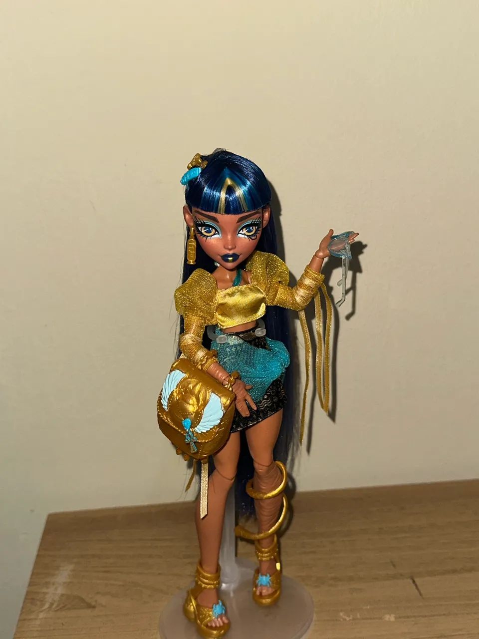 Boneca Monster High Cleo Core Refresh