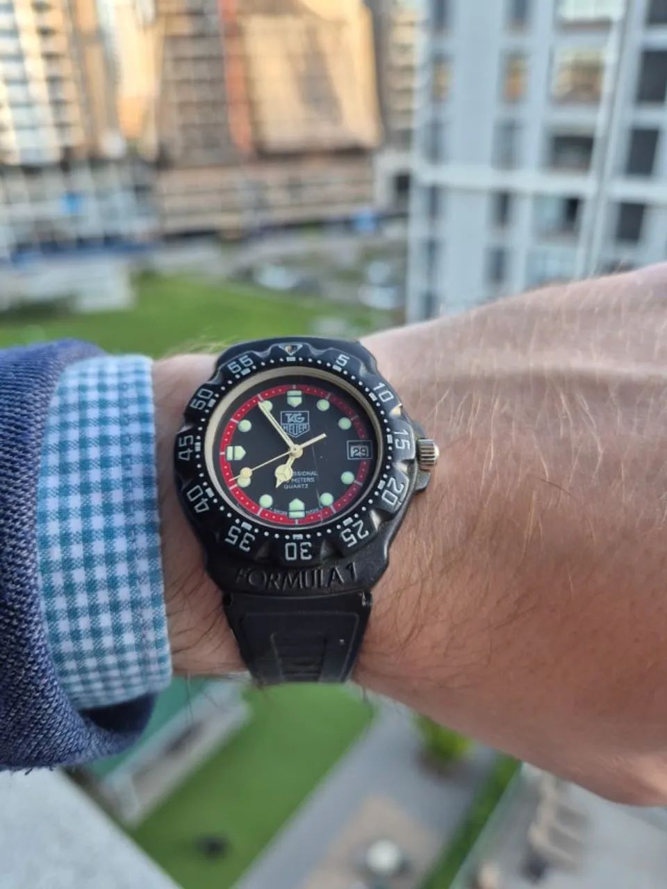 Relógio TAG HEUER Fórmula 1 (ref 383.513/1) movimento quartz e mostrador de data
