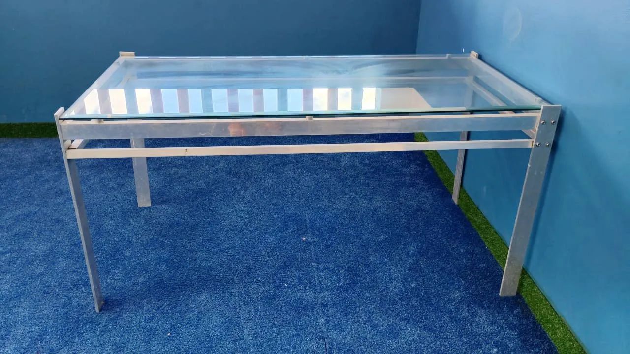 Mesa Retangular de Alumínio e Vidro 160 x 77 cm - Foto 2