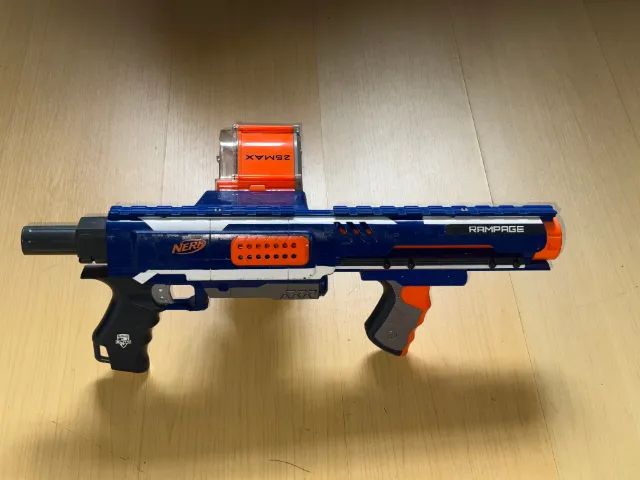 Nerf N-Strike Elite Rampage + Nerf de brinde (starwars
