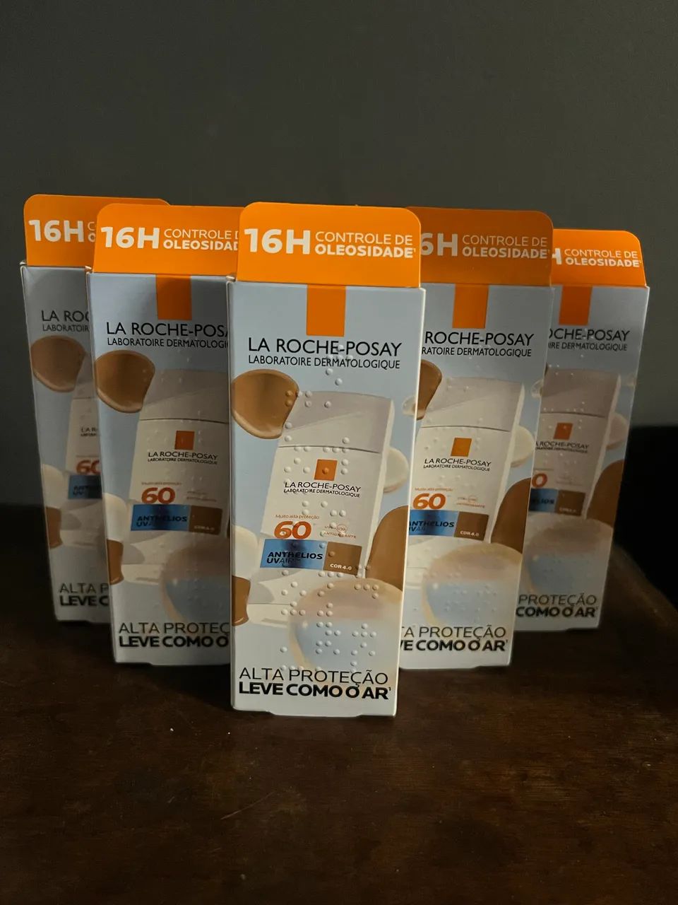 Protetor solar la roche-posay anthelios UV FPS 60 - cor 4.0 - Foto 3