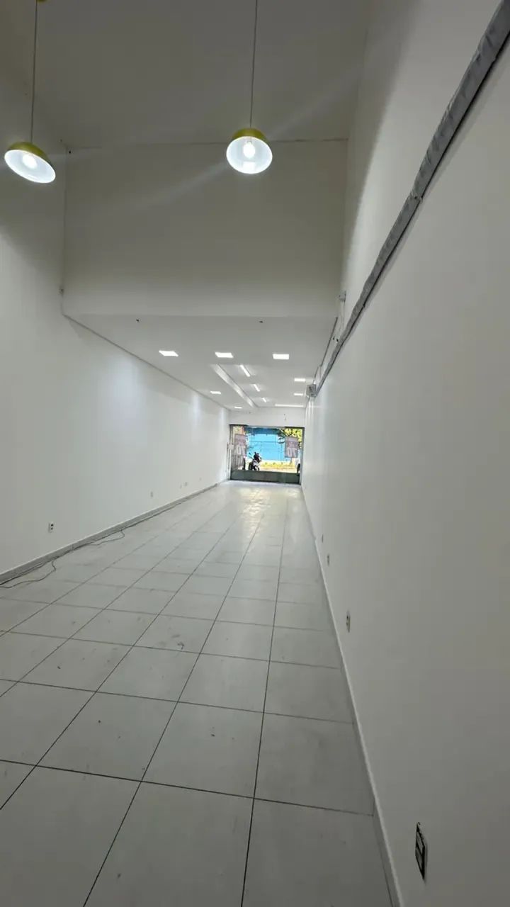 ALUGA-SE LOJA COMERCIAL  RUA PADRE EUSTÁQUIO |