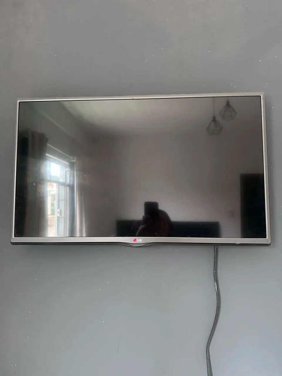 Televisão 32 polegadas NÃO É SMART 