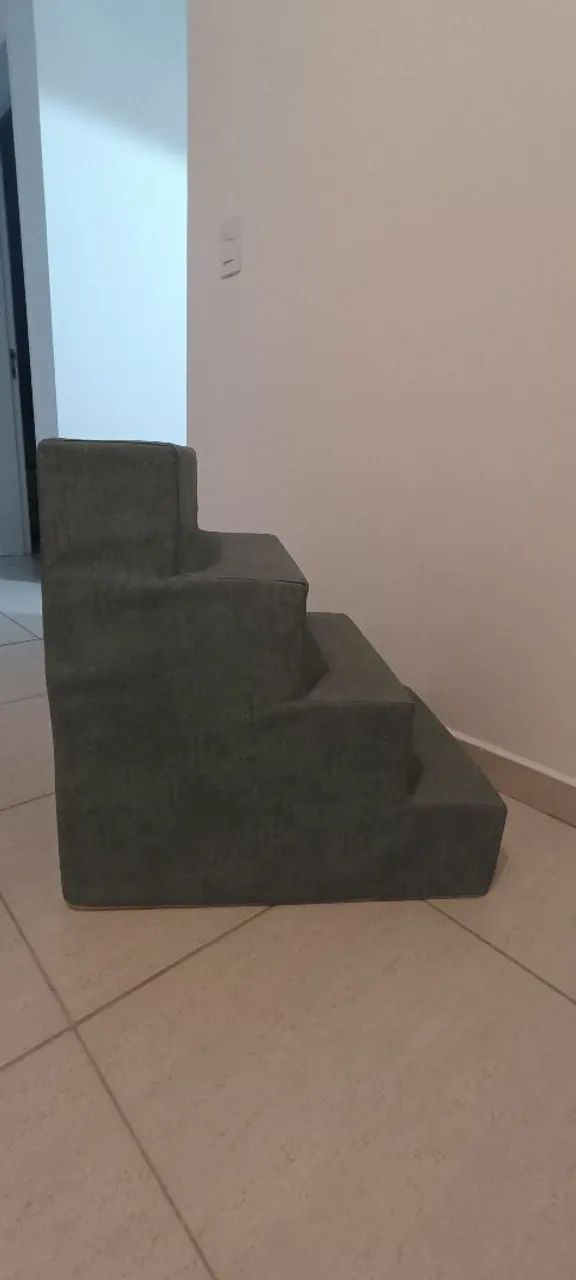 Escada pet de espuma e tecido impermeável 