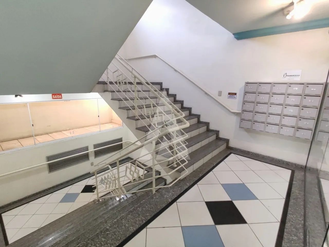 Sala comercial localizada no Centro de Joinville, possuindo 30m². - Foto 3