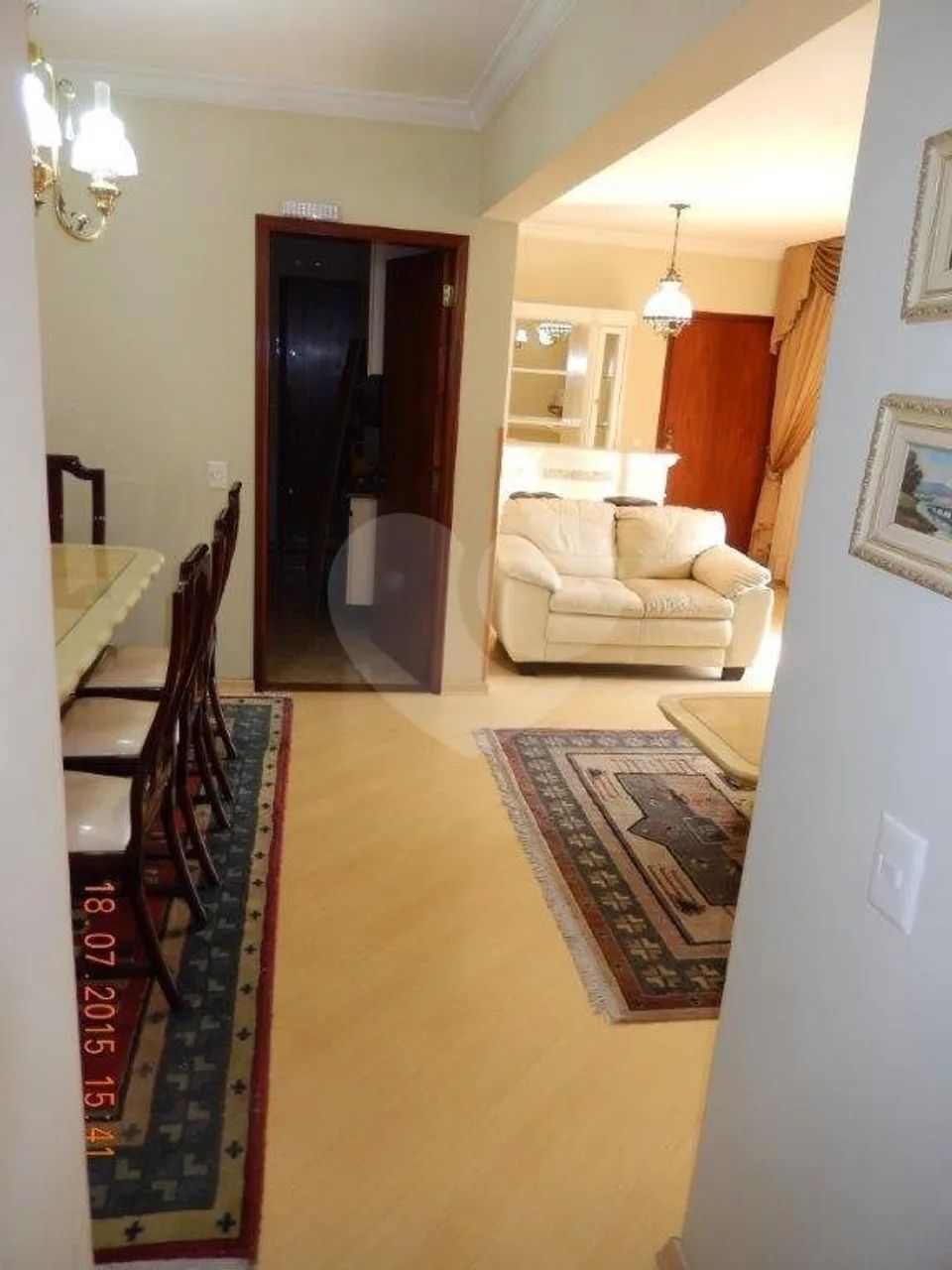 Apartamento com 3 dormitórios, sendo uma suíte com closet
