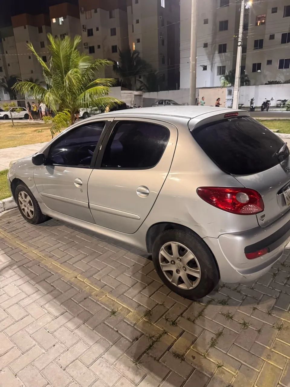 Peugeot 207 207 XR 1.4 FLEX 8V 5P 2011