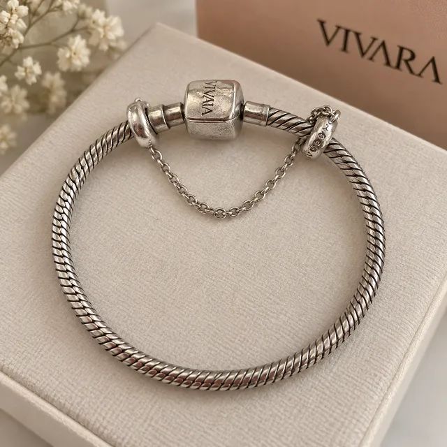 Pulseira Life by Vivara, no estilo Pandora.