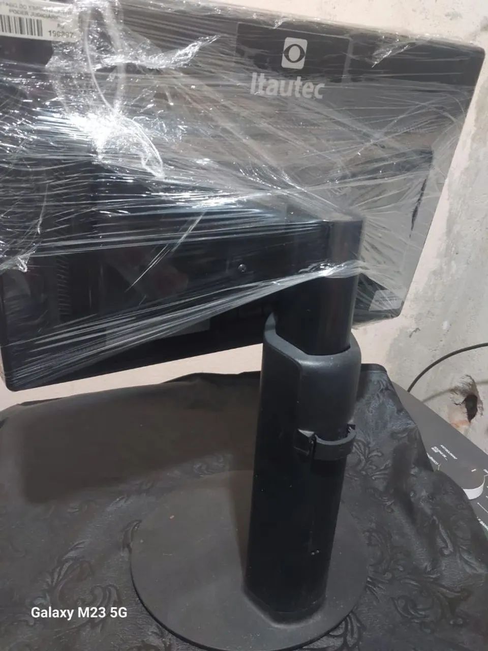 Monitor de 19 polegadas seminovos so 140 a unidade  - Foto 3